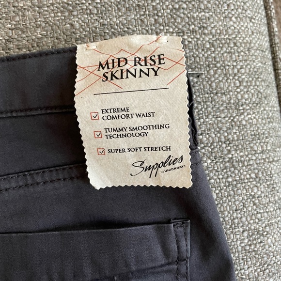 Supplies by Union Bay woman’s Mid Rise Skinny size 8 NWT - Picture 4 of 7